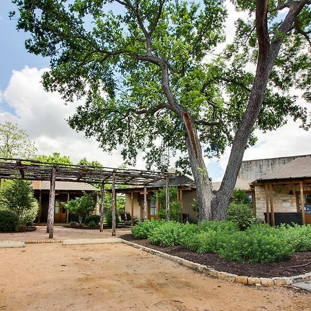Wine Country Cottages On Main Fredericksburg Exterior foto