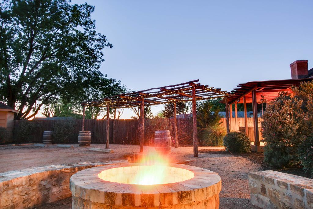 Wine Country Cottages On Main Fredericksburg Exterior foto
