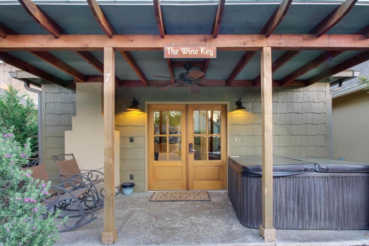 Wine Country Cottages On Main Fredericksburg Habitación foto