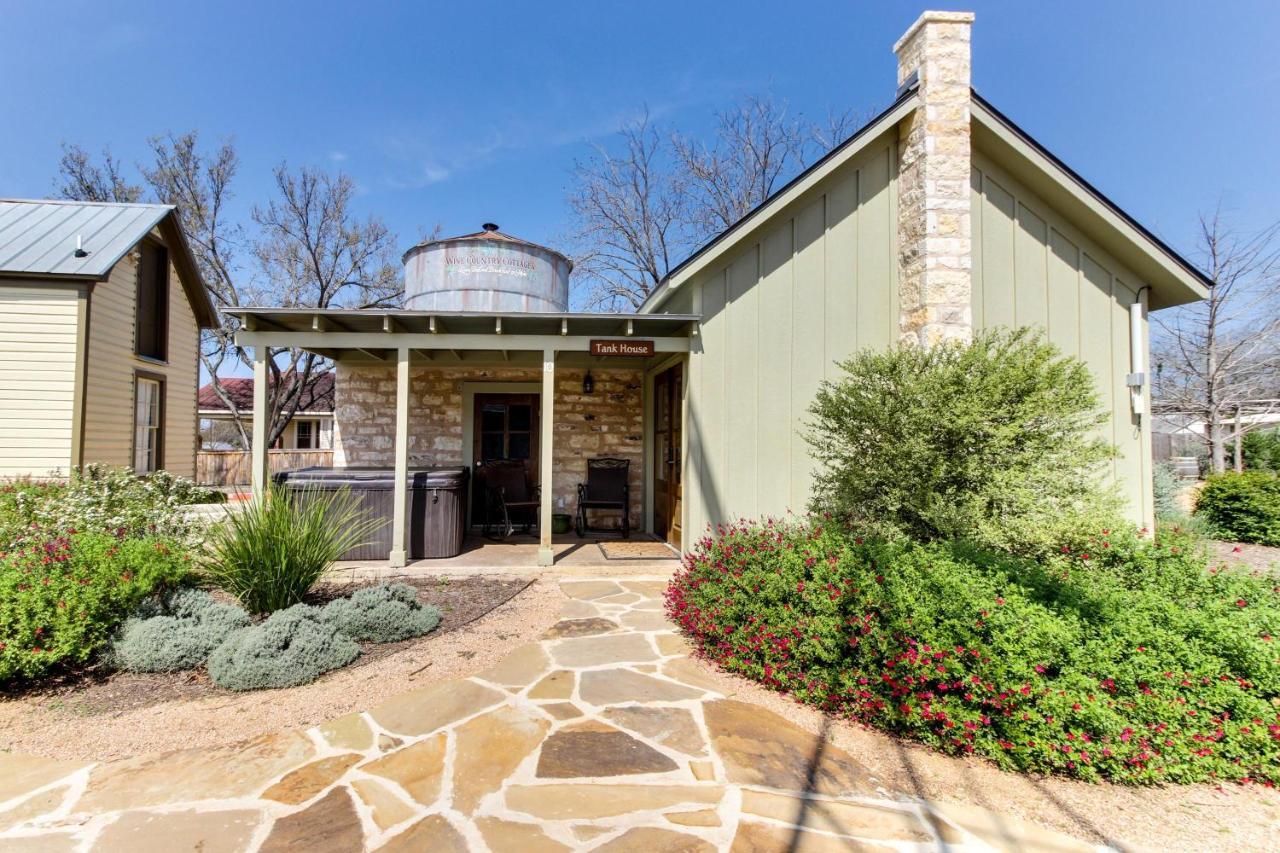 Wine Country Cottages On Main Fredericksburg Habitación foto
