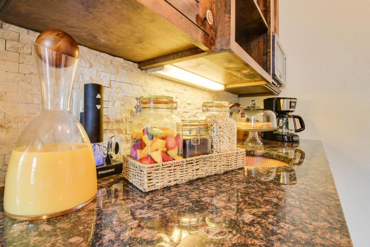 Wine Country Cottages On Main Fredericksburg Habitación foto
